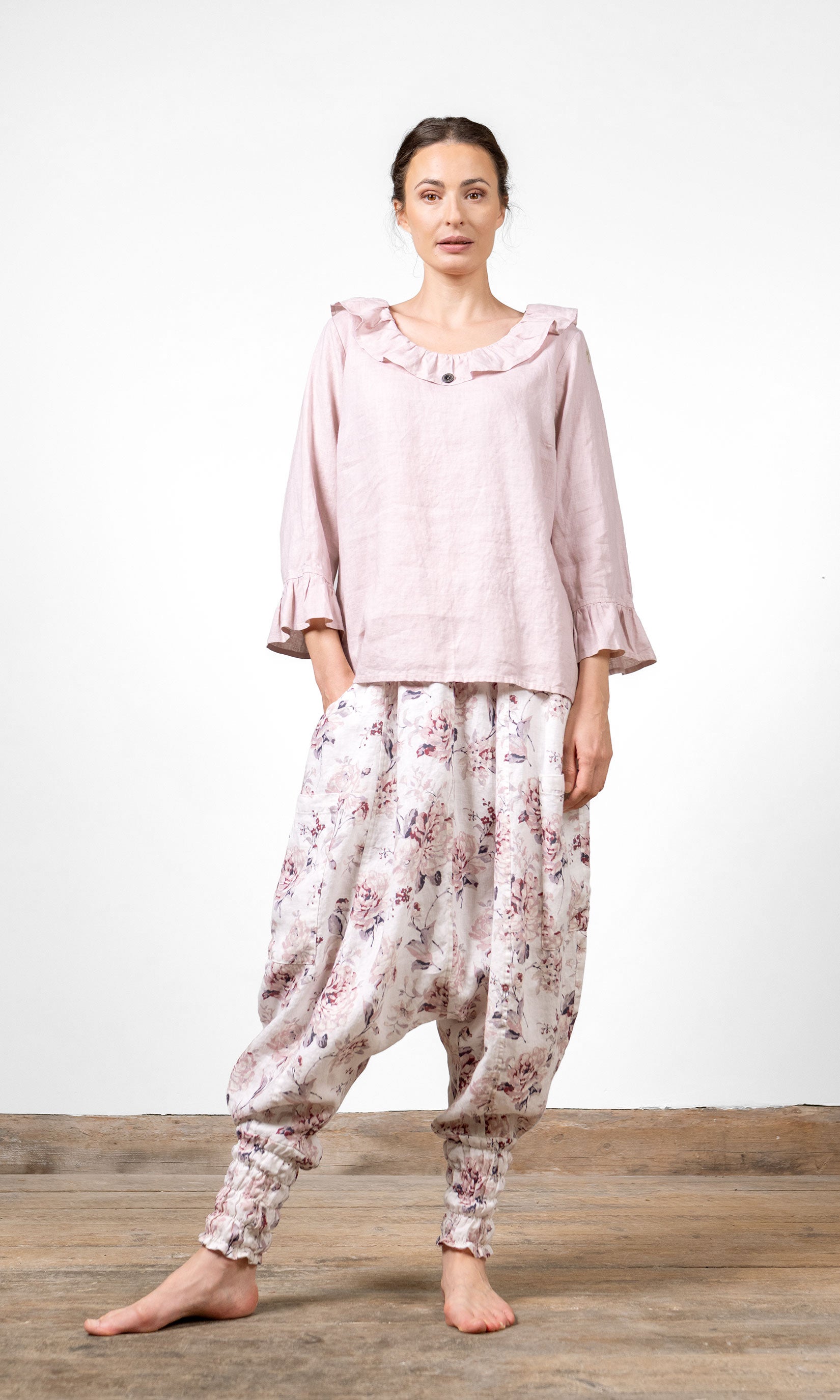 Linneblus med volanger, rak modell