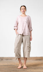 Bluse med omslagsknapping i lin