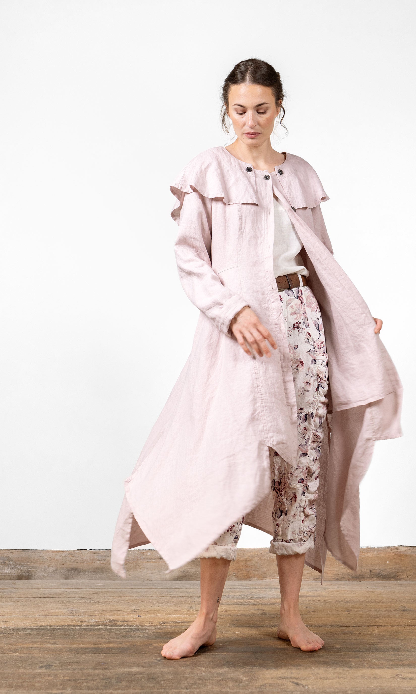 Fodrad lång linnekappa med krage