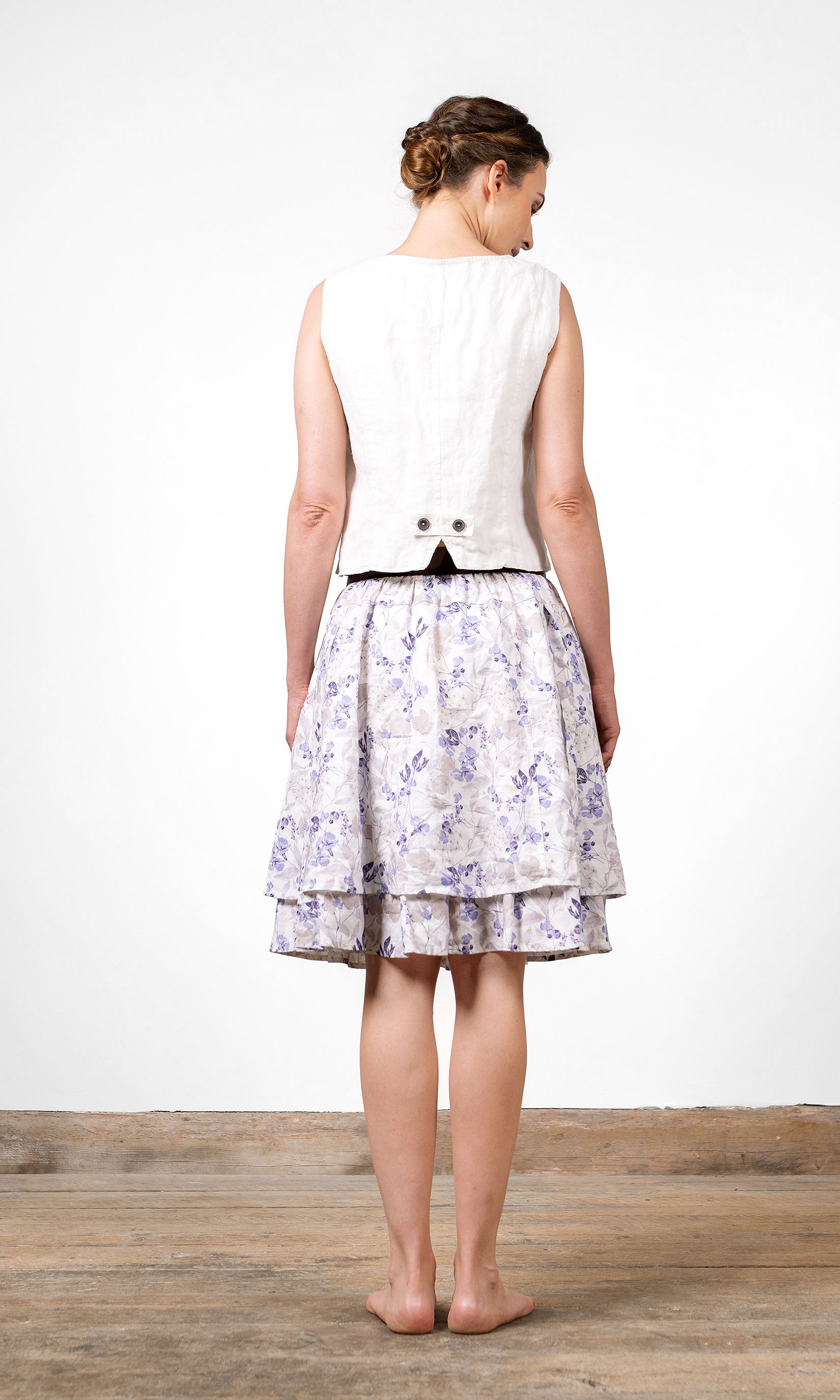 Kurzer Leinenrock mit doppelten, weiten Röcken