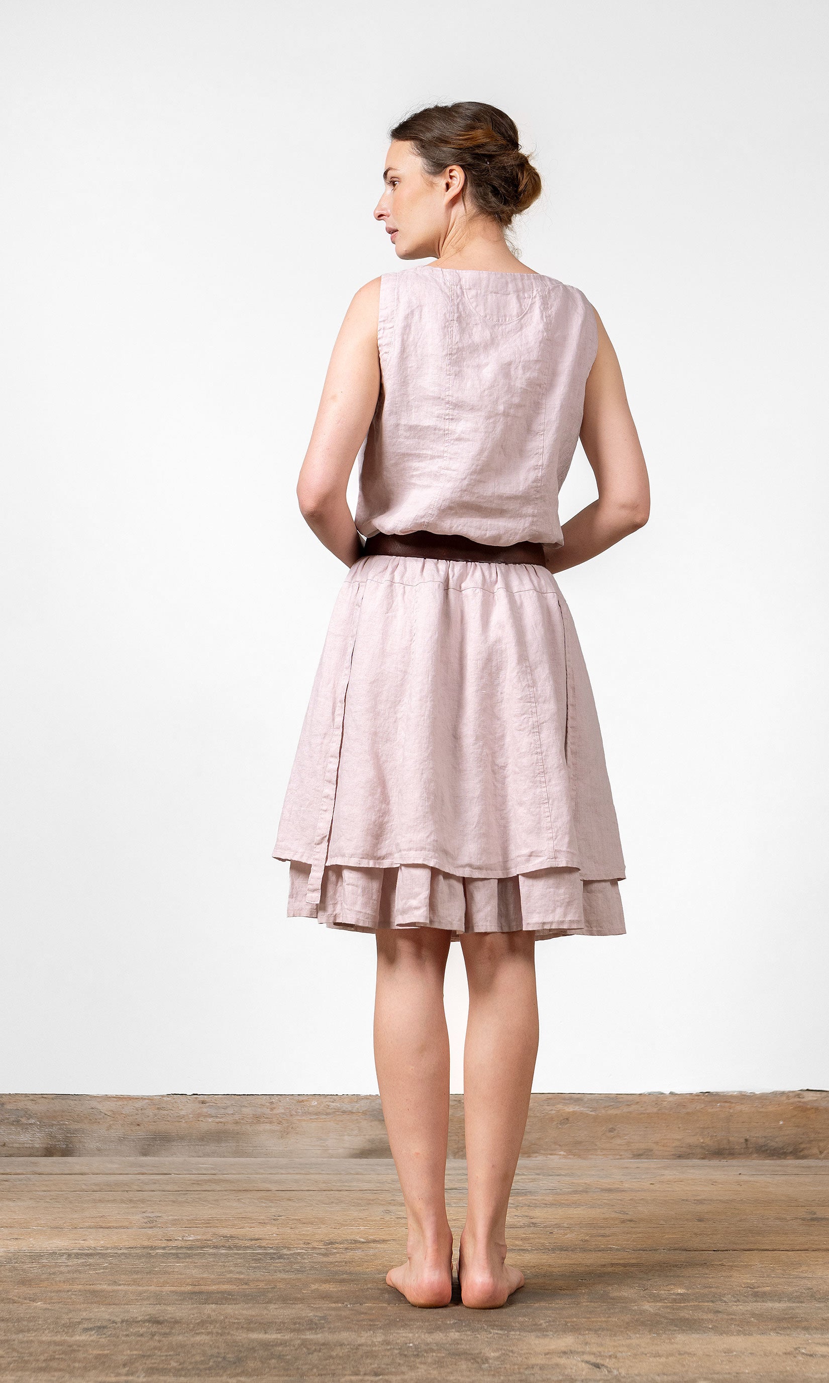 Kort linnekjol med dubbla, vida kjolar