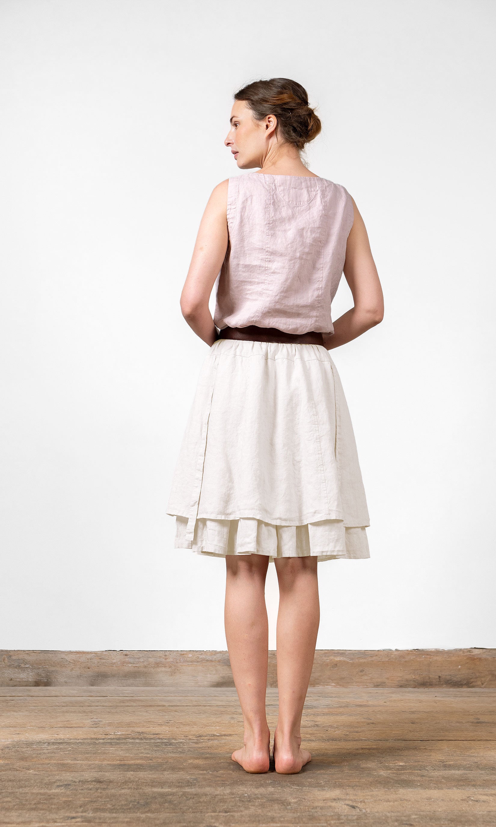 Kurzer Leinenrock mit doppelten, weiten Röcken