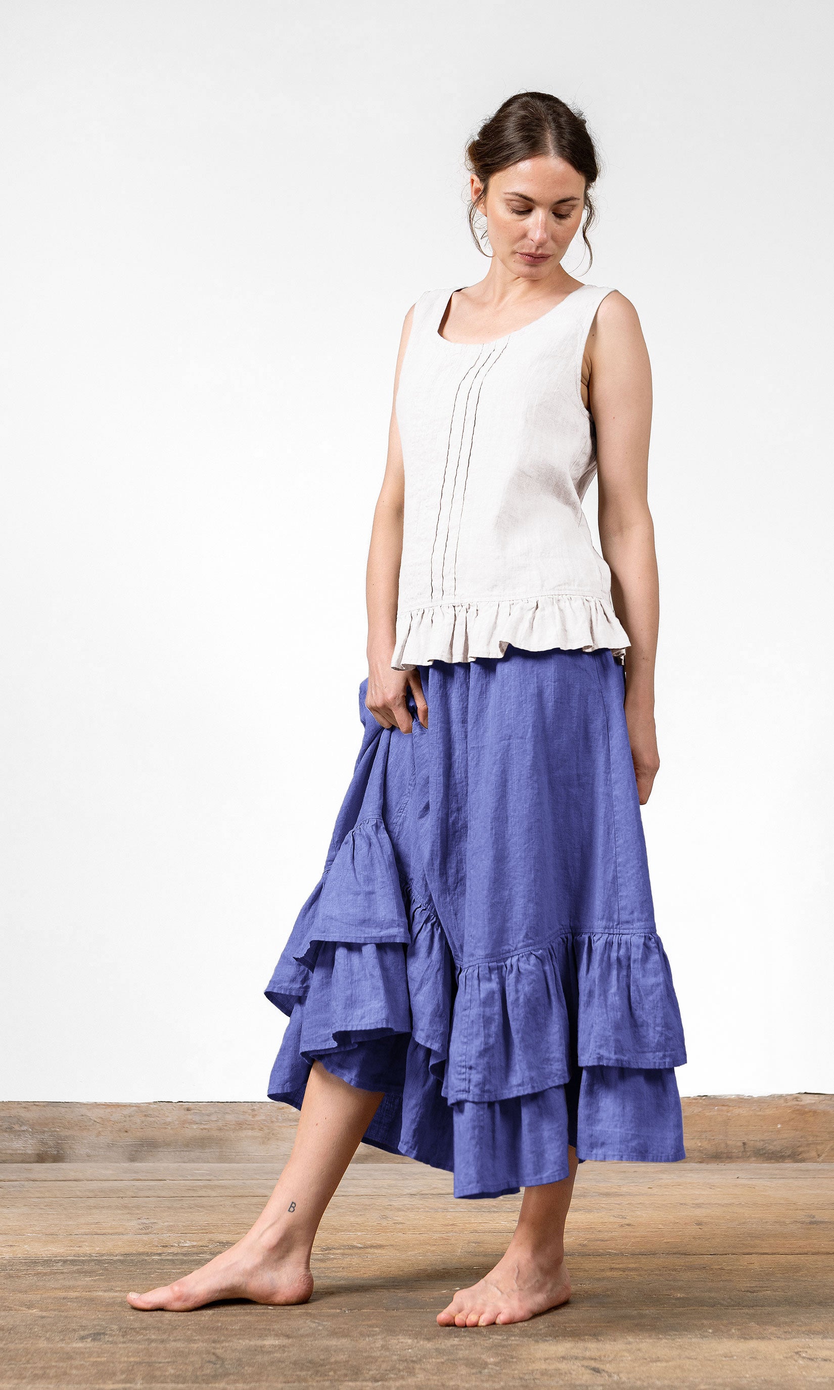 Lång linnekjol med volanger