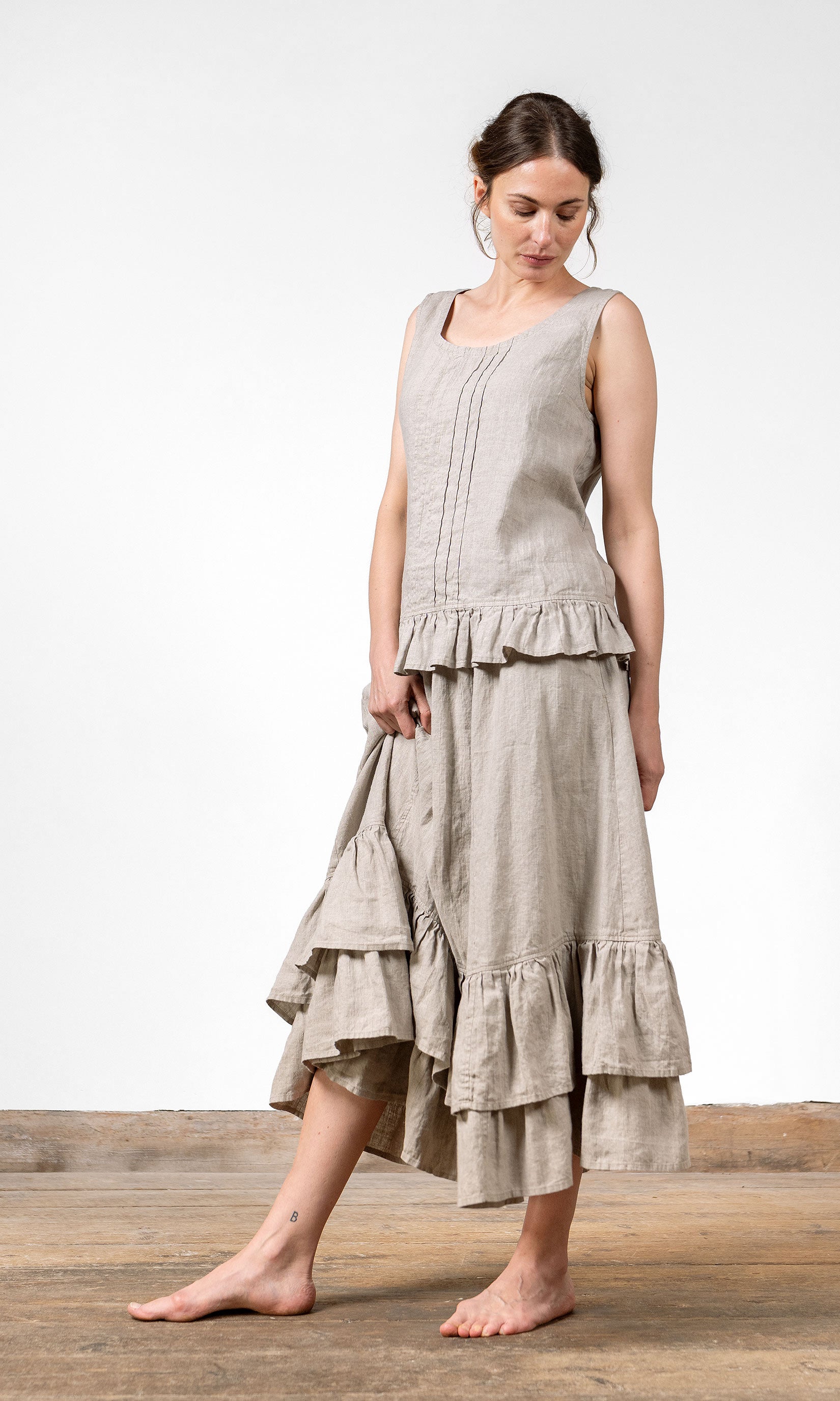 Lång linnekjol med volanger