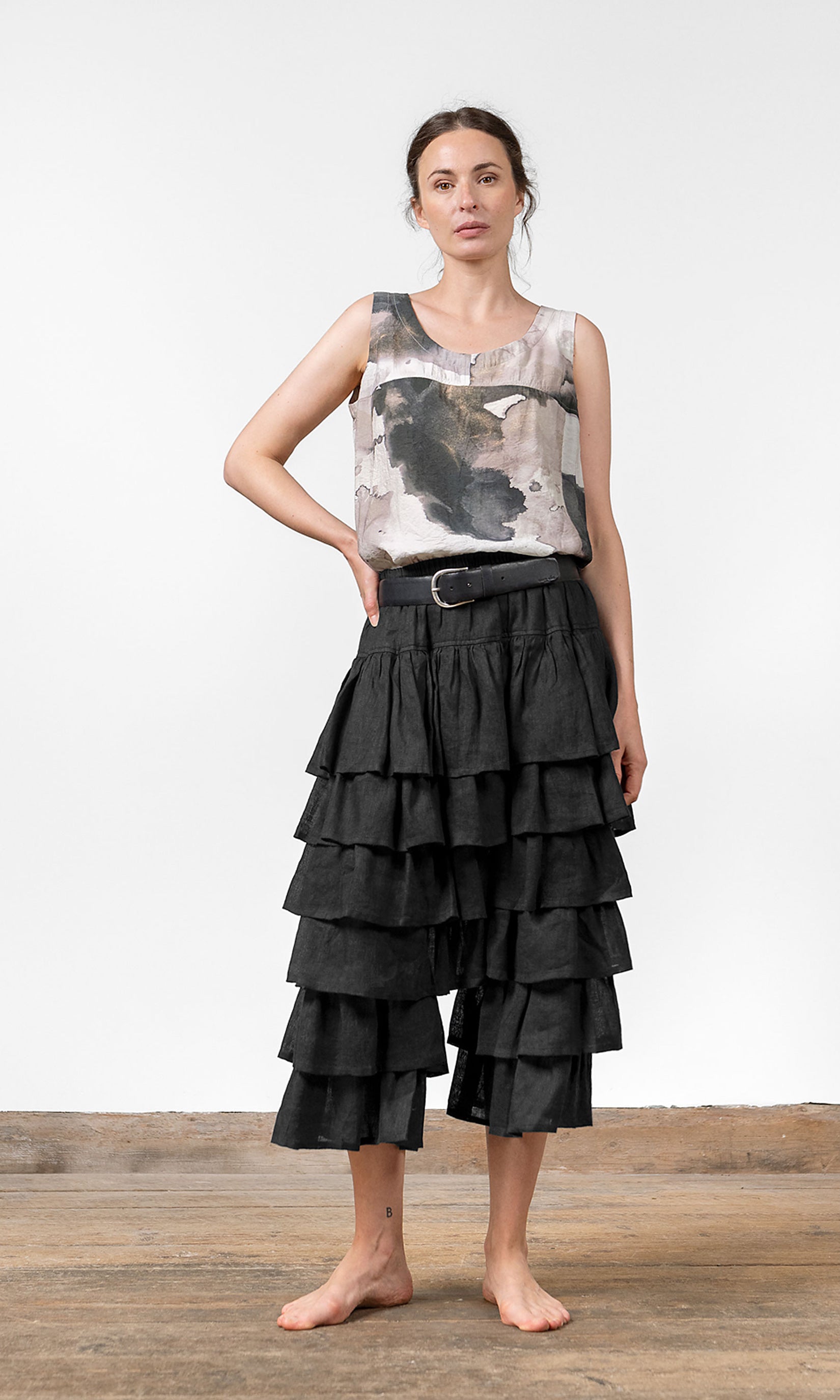 Byxkjol med lager av volang i linne