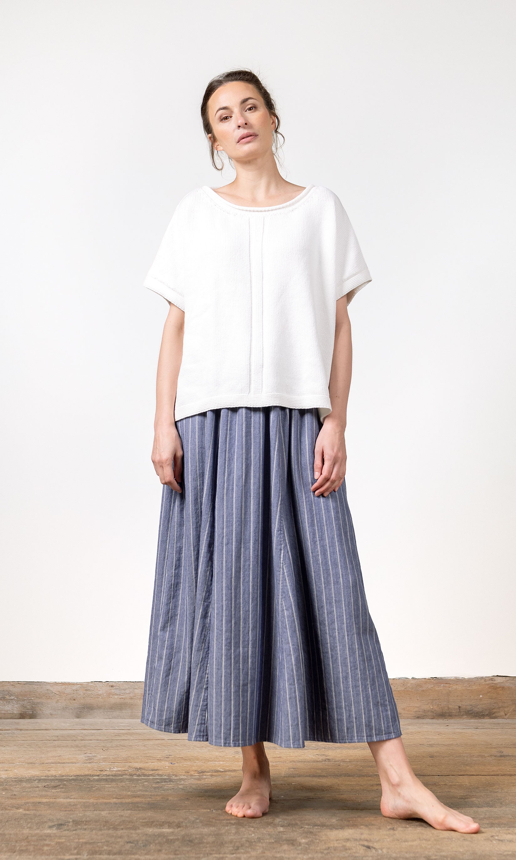 Short knitted top in organic cotton