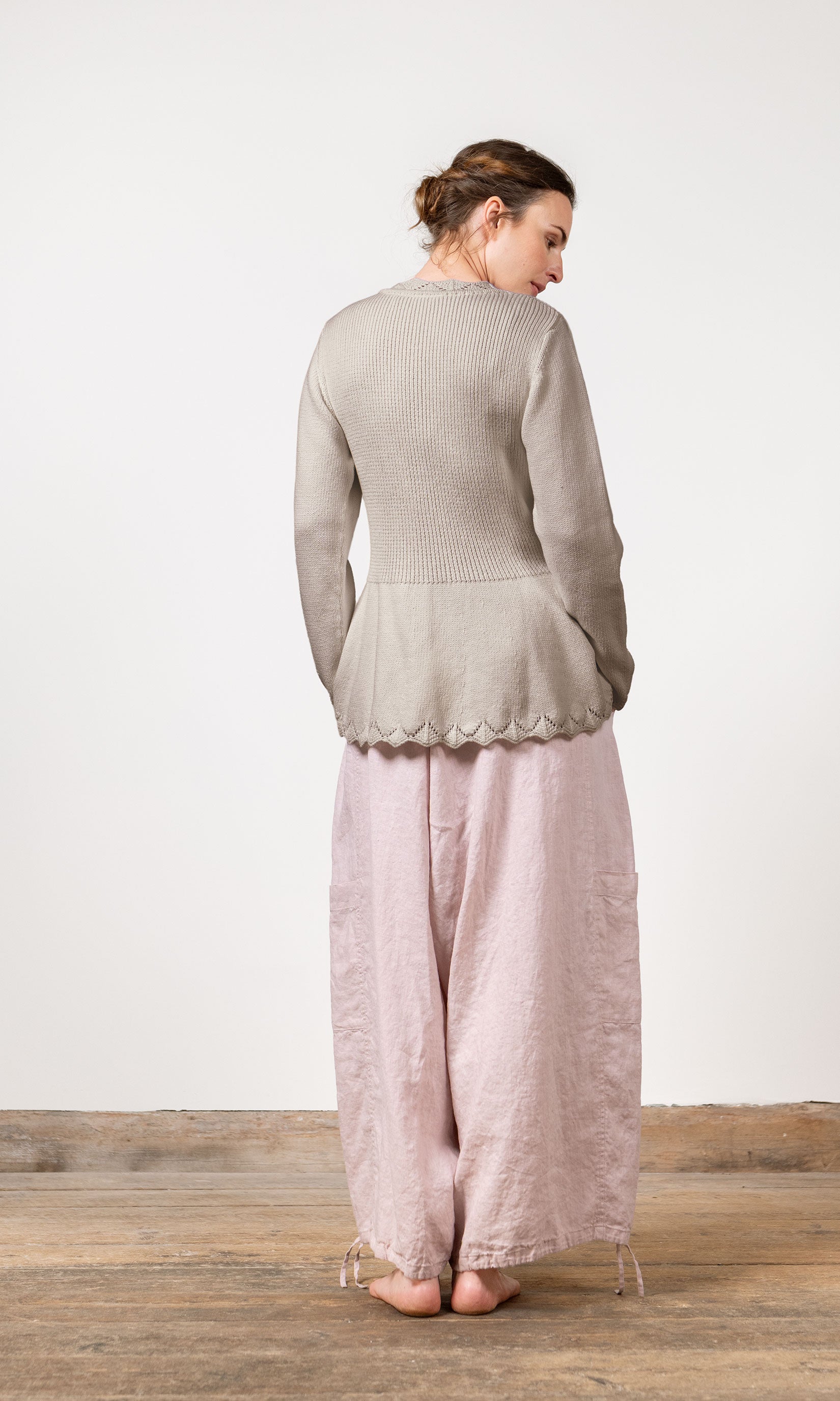 Gestrickte Jacke mit taillierter Passform aus biologischer Baumwolle